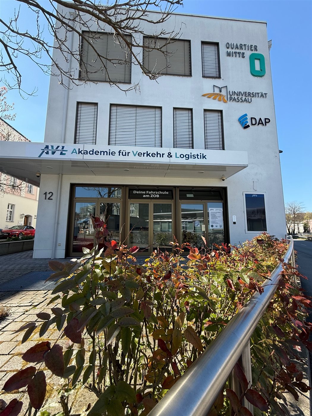 AVL Fahrschule am ZOB, Dr.-Hans-Kapfinger-Straße 12, Passau